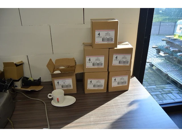 24 tassen met ondertas rombouts cappuccino - afbeelding 1 van  4