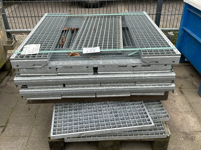 24 traptredes - afbeelding 1 van  5