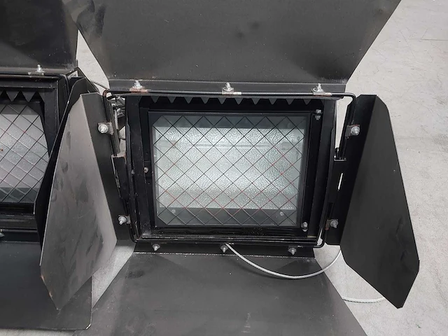 24 x f.a.l. scene pro 1000 flood 1kw asym. w/dolly - afbeelding 5 van  6