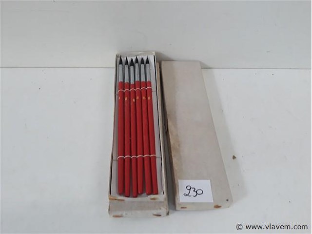 24 x penselen rond met punt nr 8 - afbeelding 1 van  2