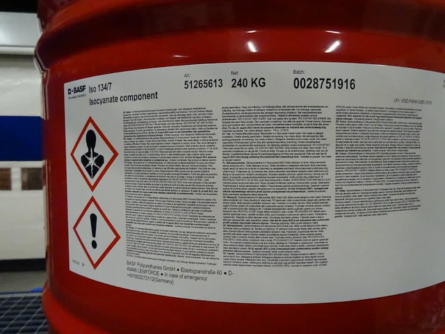 240kg isocyanate component basf - afbeelding 2 van  4