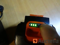 2,5 ah 36 v lithiumbatterij en black&decker-oplader - afbeelding 6 van  6