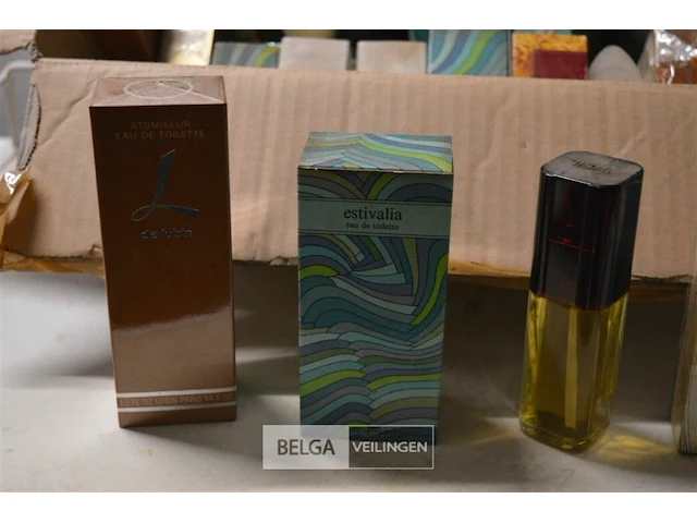 ±25 div soorten klassieke parfum en badschuim - afbeelding 4 van  4