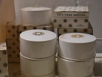 ±25 div soorten klassieke parfums, 14 foundation poeder - afbeelding 4 van  5