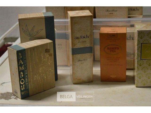 ±25 div soorten klassieke parfums - afbeelding 2 van  5
