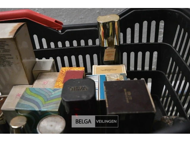 ±25 div soorten klassieke parfums - afbeelding 4 van  5