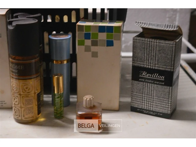 ±25 div soorten klassieke parfums - afbeelding 4 van  5
