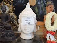 25 diverse sierstukken