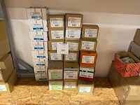 25 dozen spaanderplaatschroeven - afbeelding 1 van  7