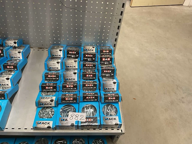 25 dozen tapbouten met moer; moeren - afbeelding 1 van  7
