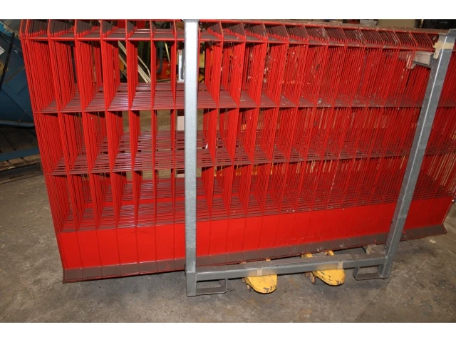 25 stuks hek muba + bijhorende palletbox - afbeelding 2 van  3