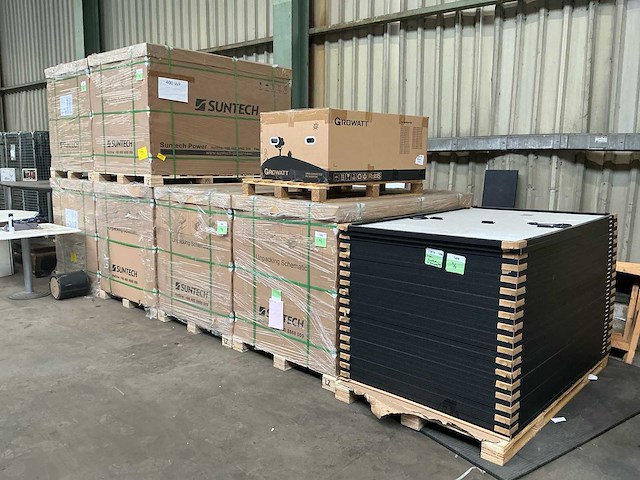 250 suntech zonnepanelen + growatt omvormer - afbeelding 1 van  9