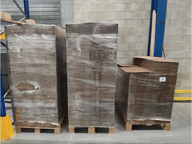 2500 (circa) ongeplooide kartonnen dozen smurfit kappa - afbeelding 1 van  5