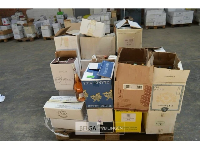 ±252 flessen inhoud pallet div soorten wijnen - afbeelding 1 van  6