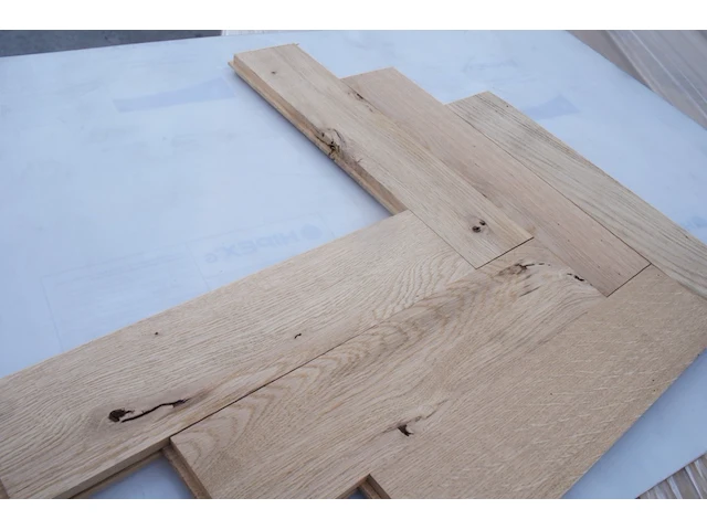 25,20 m² massief eiken visgraatparket 21mm - afbeelding 1 van  10