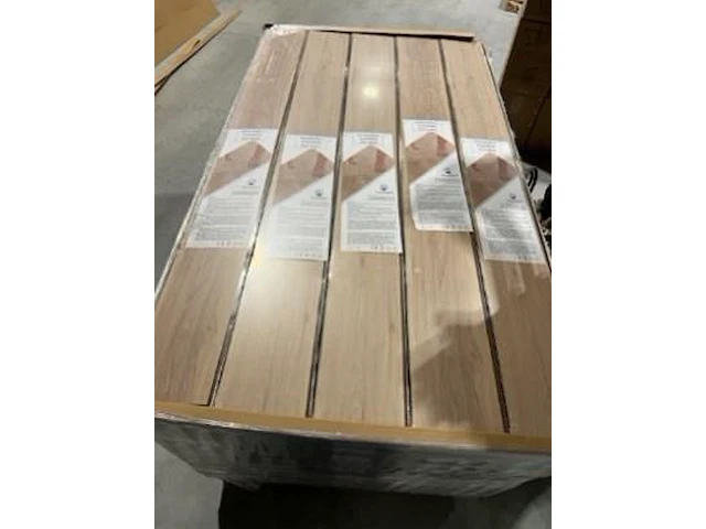 25,89m² parket-laminaat v-groove 1835*196*12mm - afbeelding 4 van  5