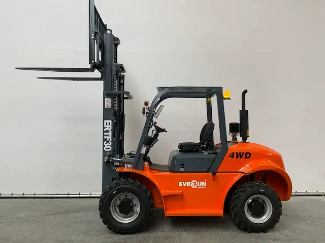 2.5t vorkheftruck 4wd triple mast 3m - afbeelding 2 van  30