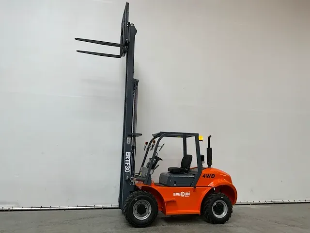 2.5t vorkheftruck 4wd triple mast 3m - afbeelding 22 van  30