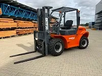 2.5t vorkheftruck 4wd triple mast 3m - afbeelding 12 van  30