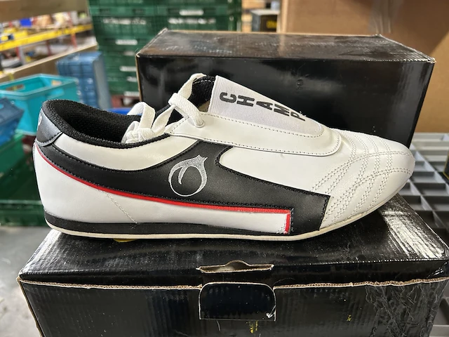 26 - indoor schoenen / taekwondo diverse (12st) - afbeelding 3 van  3