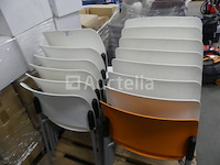 26 stoelen - afbeelding 3 van  4