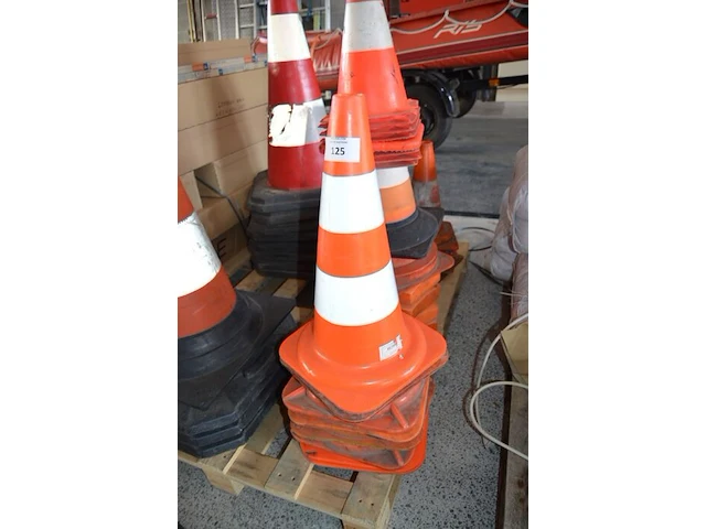 26 stuks verkeerskegels - afbeelding 3 van  5
