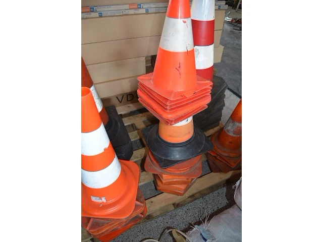 26 stuks verkeerskegels - afbeelding 4 van  5