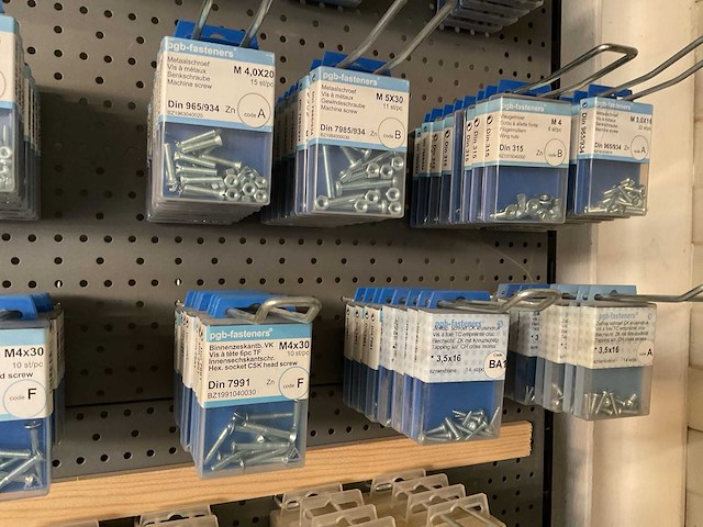 260 blisters bouten en moeren - afbeelding 4 van  9