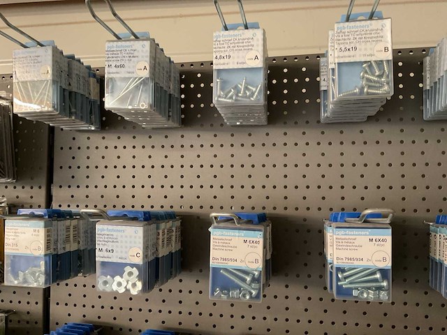 260 blisters bouten en moeren - afbeelding 7 van  9