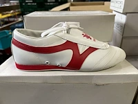 27 - indoor schoenen / taekwondo wit/rood wit/zwart (12st) - afbeelding 2 van  2