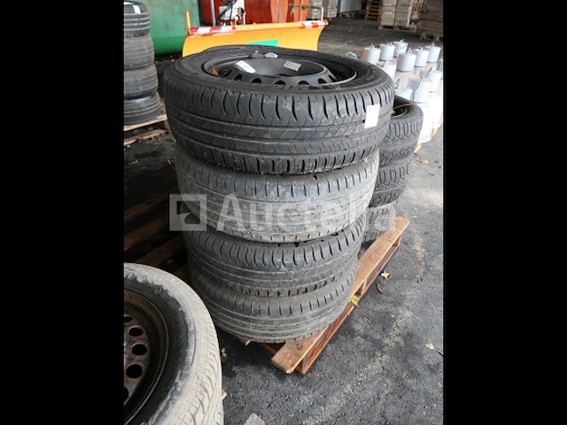 27 diverse banden gemonteerd op stalen velgen - afbeelding 6 van  10