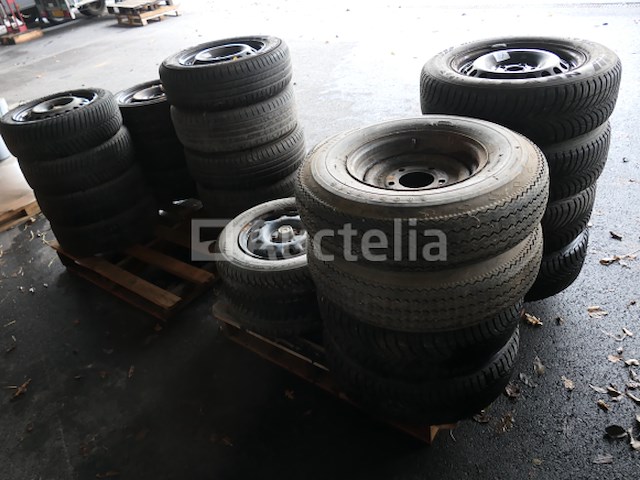 27 diverse banden gemonteerd op stalen velgen - afbeelding 9 van  10