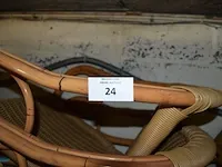 27 imitatie rotan stoelen (1139) - afbeelding 2 van  4