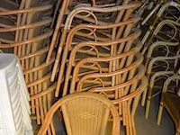 27 imitatie rotan stoelen (1139) - afbeelding 3 van  4