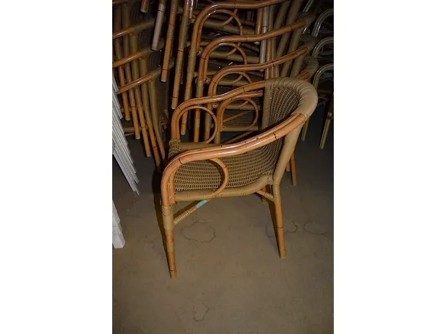 27 imitatie rotan stoelen (1139) - afbeelding 4 van  4