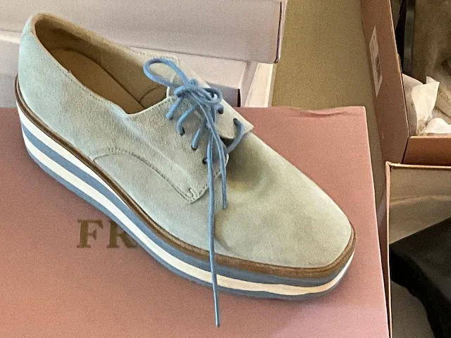 27 paar diverse damesschoenen - afbeelding 2 van  9