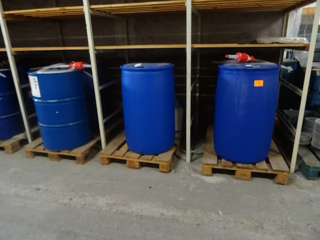 27x aangebroken vaten met producten - afbeelding 2 van  5