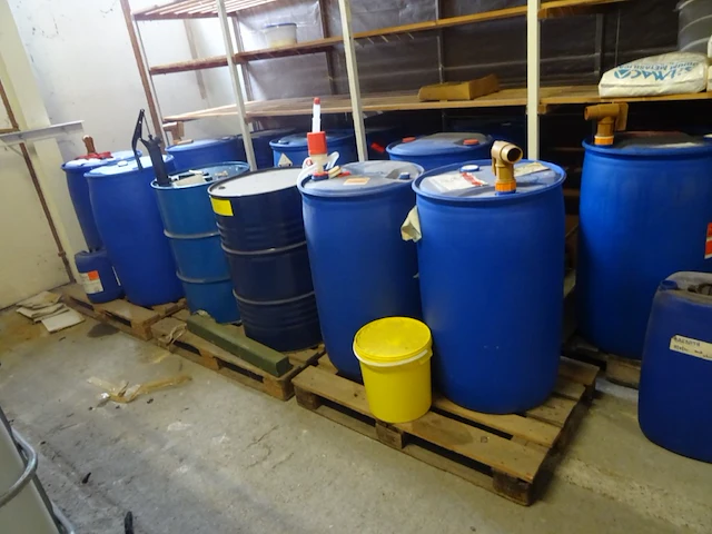 27x aangebroken vaten met producten - afbeelding 4 van  5