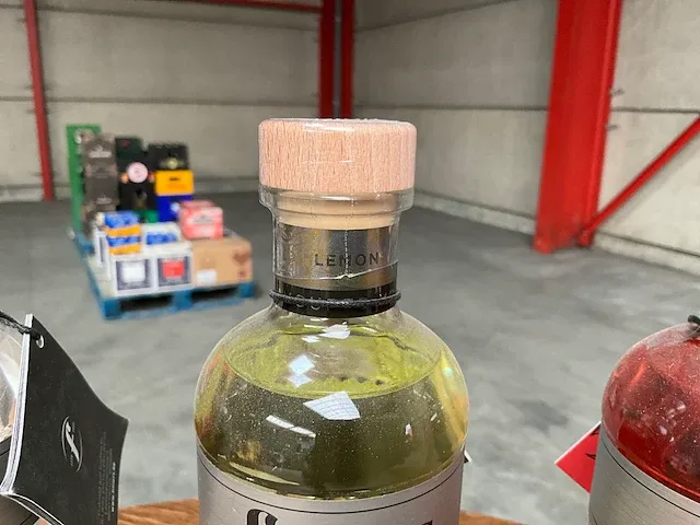 28 diverse flessen vodka filliers - afbeelding 5 van  7