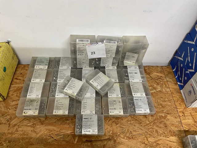 28 dozen bevestigingsmaterialen - afbeelding 1 van  7