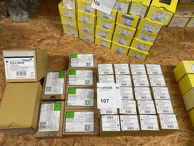 28 dozen spaanplaatschroeven ; deels inox - afbeelding 1 van  7