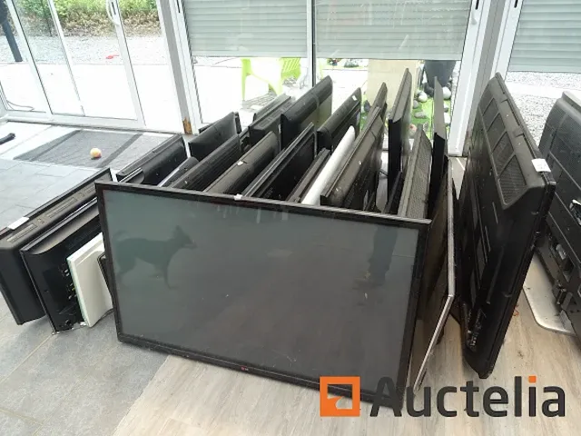 28 flat scherm televisies - afbeelding 2 van  15