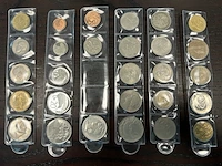 28 munten