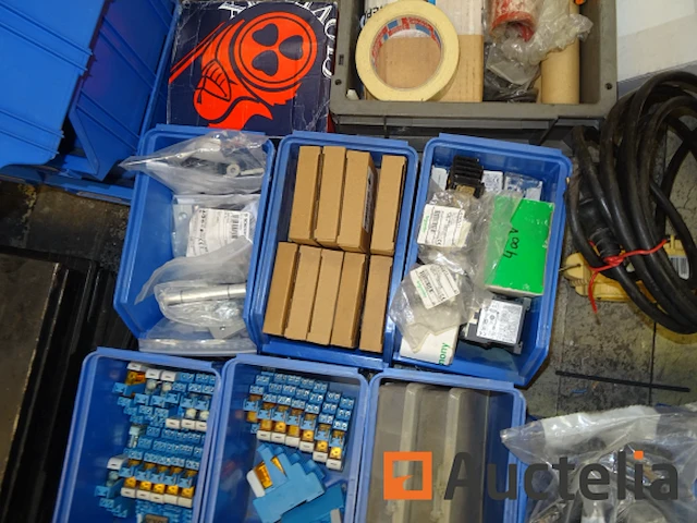 28 opbergbakken met inhoud - afbeelding 3 van  6