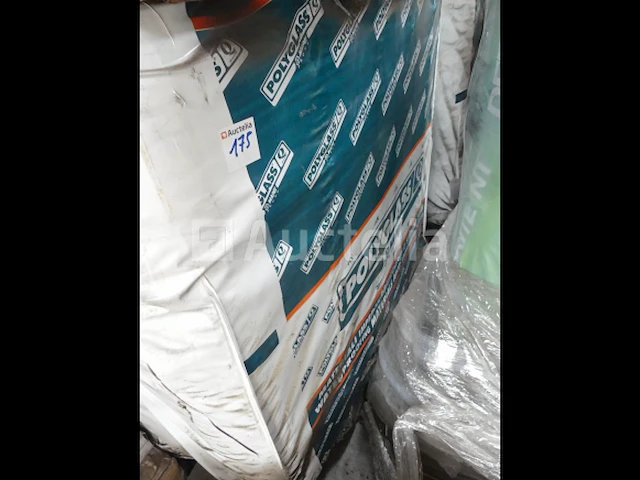 28 rollen mapei polyglass dakafdichtingsframes - afbeelding 1 van  4