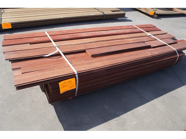 28,07 m² padouk planchetten - afbeelding 1 van  5