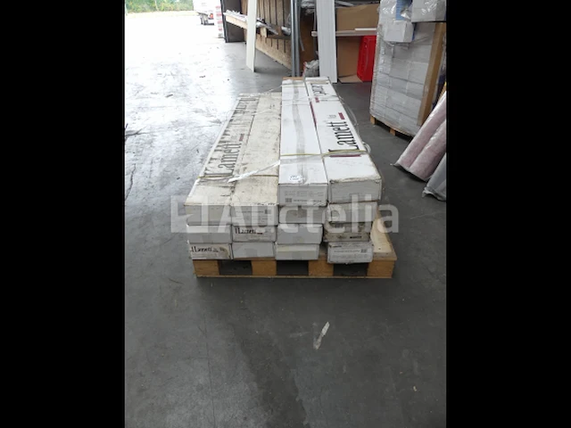 28,7 m² parketvloer - afbeelding 1 van  7