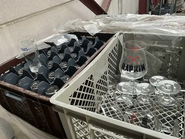 28x glazenkratten met inhoud - afbeelding 1 van  7