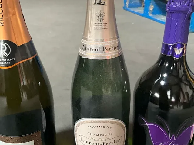 29 diverse flessen schuimwijn - afbeelding 2 van  5