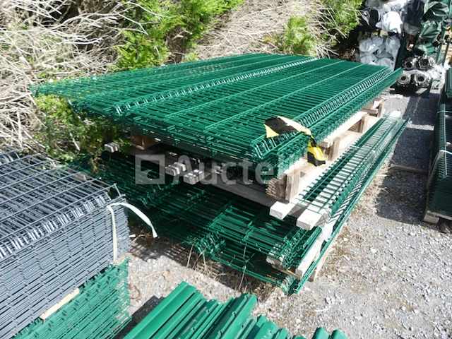 29 diverse schuttingpanelen - afbeelding 1 van  6